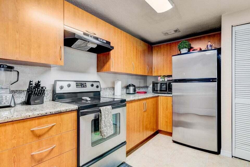 130 SW Peacock Blvd 11