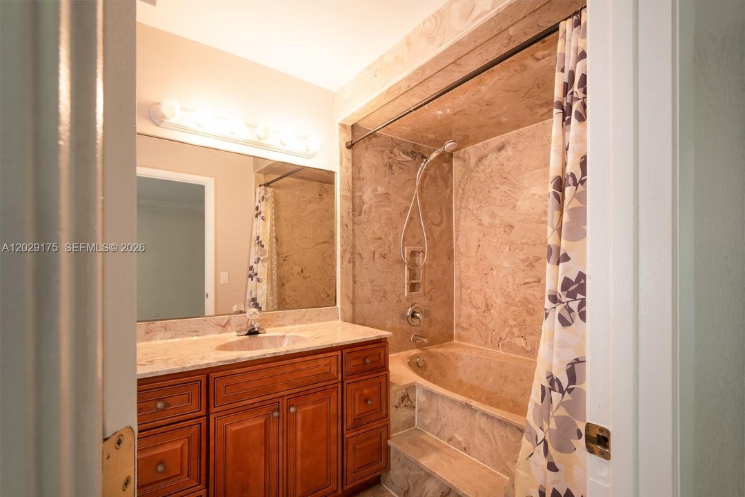 В аренду: $1,800 (2 спален, 2 ванн, 864 Квадратных фут)