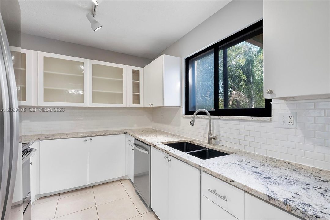En Venta: $265,000 (2 camas, 2 baños, 1232 Pies cuadrados)
