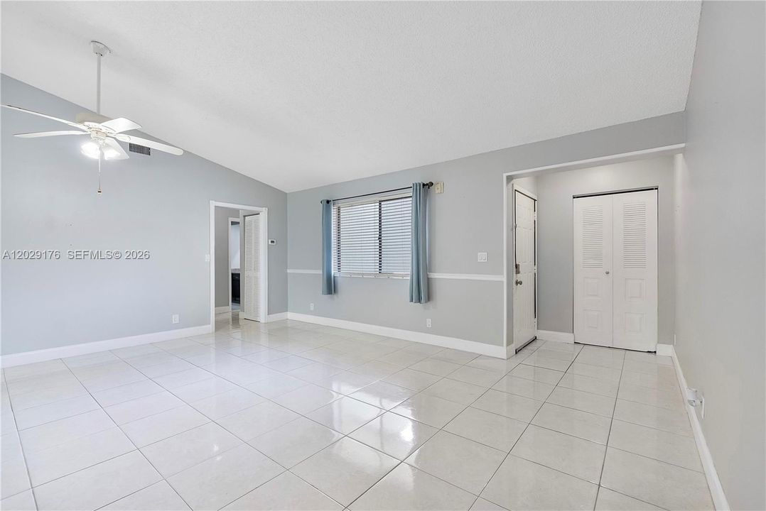 En Venta: $265,000 (2 camas, 2 baños, 1232 Pies cuadrados)
