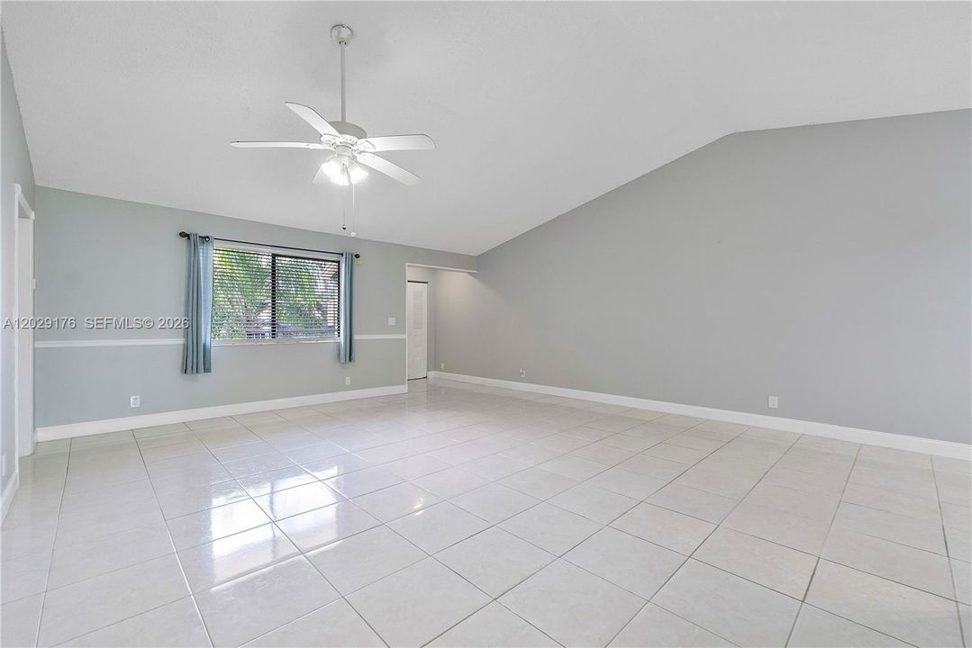 En Venta: $265,000 (2 camas, 2 baños, 1232 Pies cuadrados)