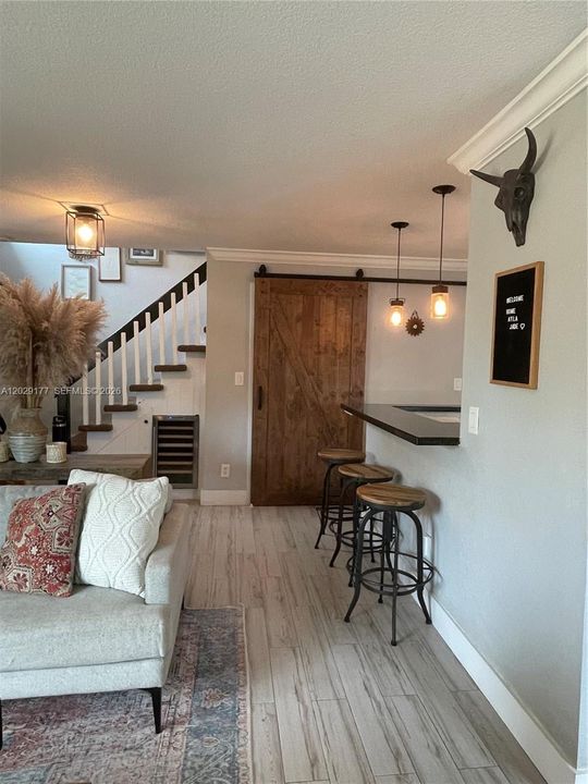 For Rent: $2,750 (2 beds, 1 baths, 1034 Square Feet)