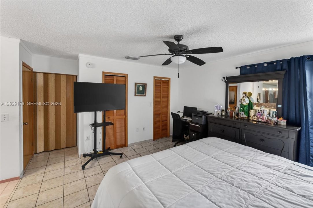 For Rent: $3,200 (3 beds, 2 baths, 1547 Square Feet)
