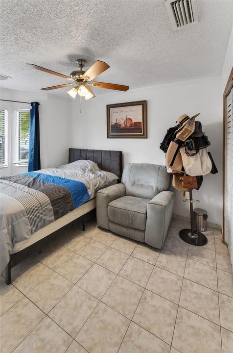 For Rent: $3,200 (3 beds, 2 baths, 1547 Square Feet)