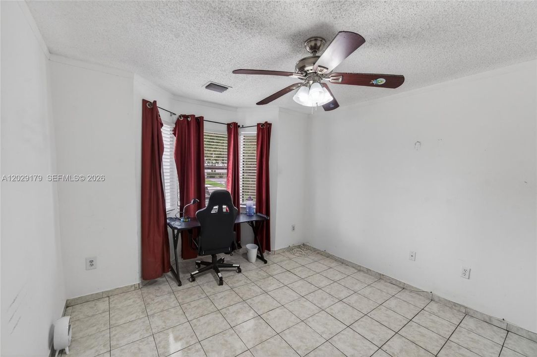 For Rent: $3,200 (3 beds, 2 baths, 1547 Square Feet)