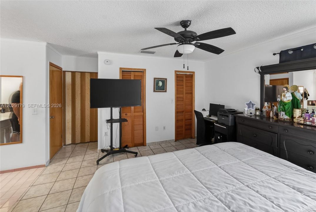For Rent: $3,200 (3 beds, 2 baths, 1547 Square Feet)