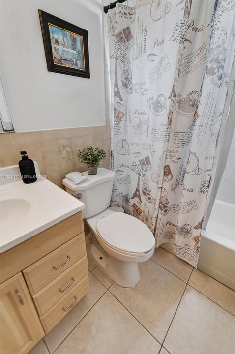 For Rent: $3,200 (3 beds, 2 baths, 1547 Square Feet)