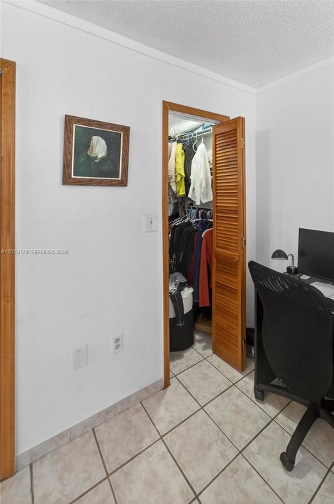 For Rent: $3,200 (3 beds, 2 baths, 1547 Square Feet)