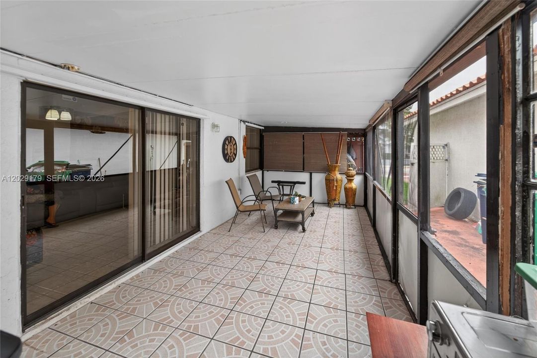 For Rent: $3,200 (3 beds, 2 baths, 1547 Square Feet)