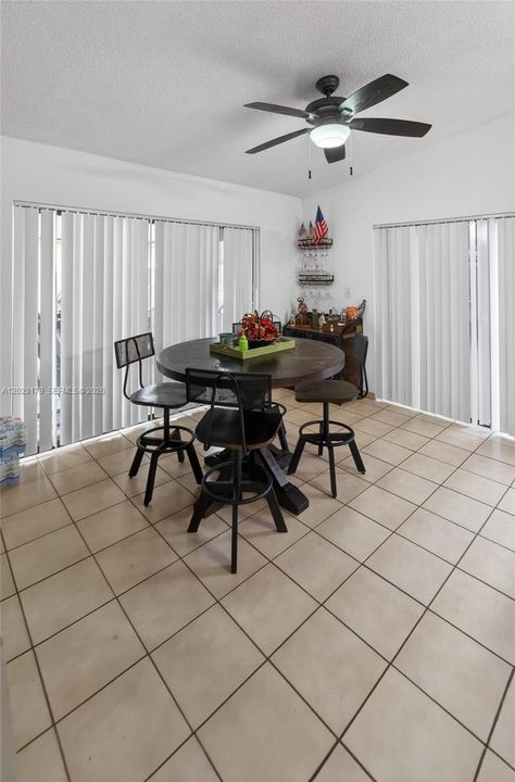 For Rent: $3,200 (3 beds, 2 baths, 1547 Square Feet)
