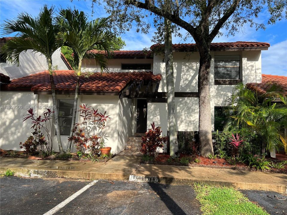 For Rent: $3,000 (3 beds, 2 baths, 1340 Square Feet)