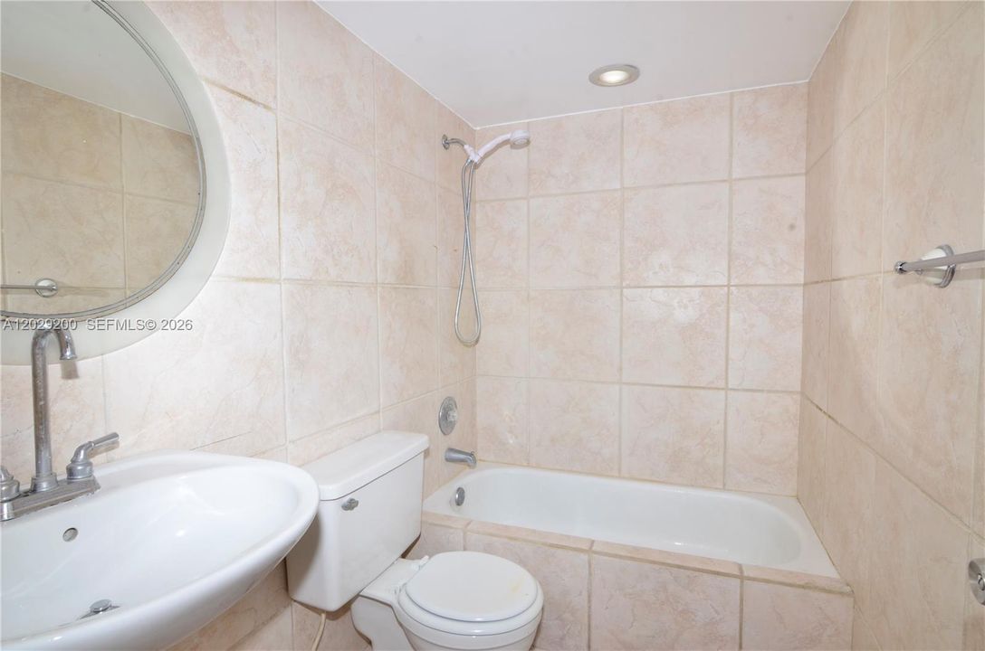 For Rent: $3,000 (3 beds, 2 baths, 1340 Square Feet)