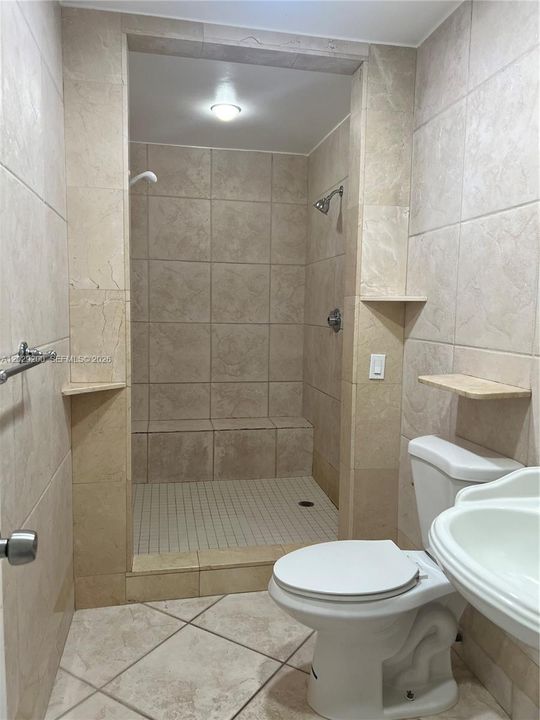 For Rent: $3,000 (3 beds, 2 baths, 1340 Square Feet)