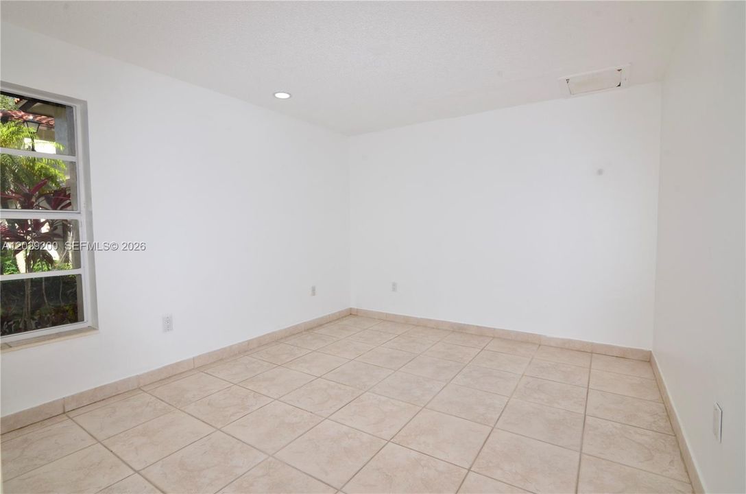 For Rent: $3,000 (3 beds, 2 baths, 1340 Square Feet)