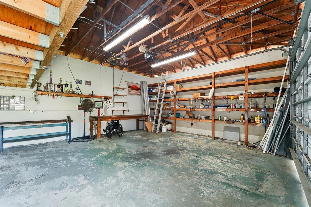 Detached Garage/Shop