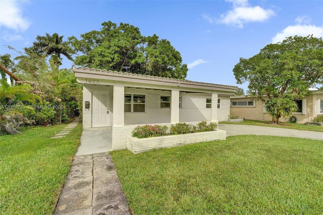 For Rent: $4,200 (4 beds, 2 baths, 1328 Square Feet)