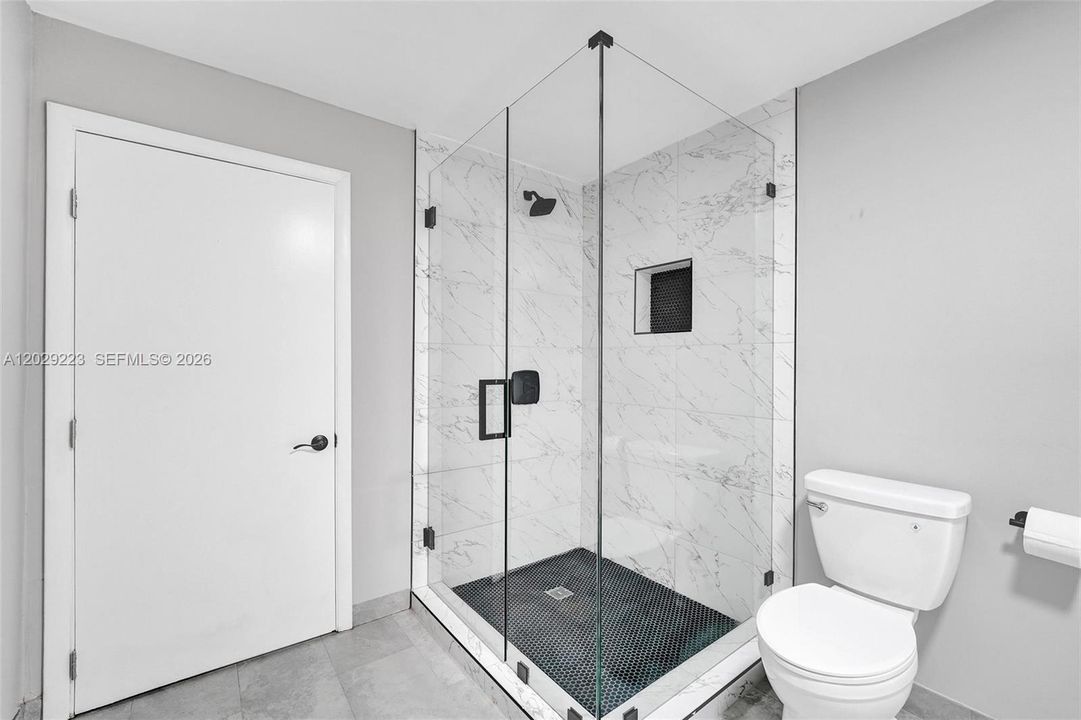 For Rent: $4,200 (4 beds, 2 baths, 1328 Square Feet)