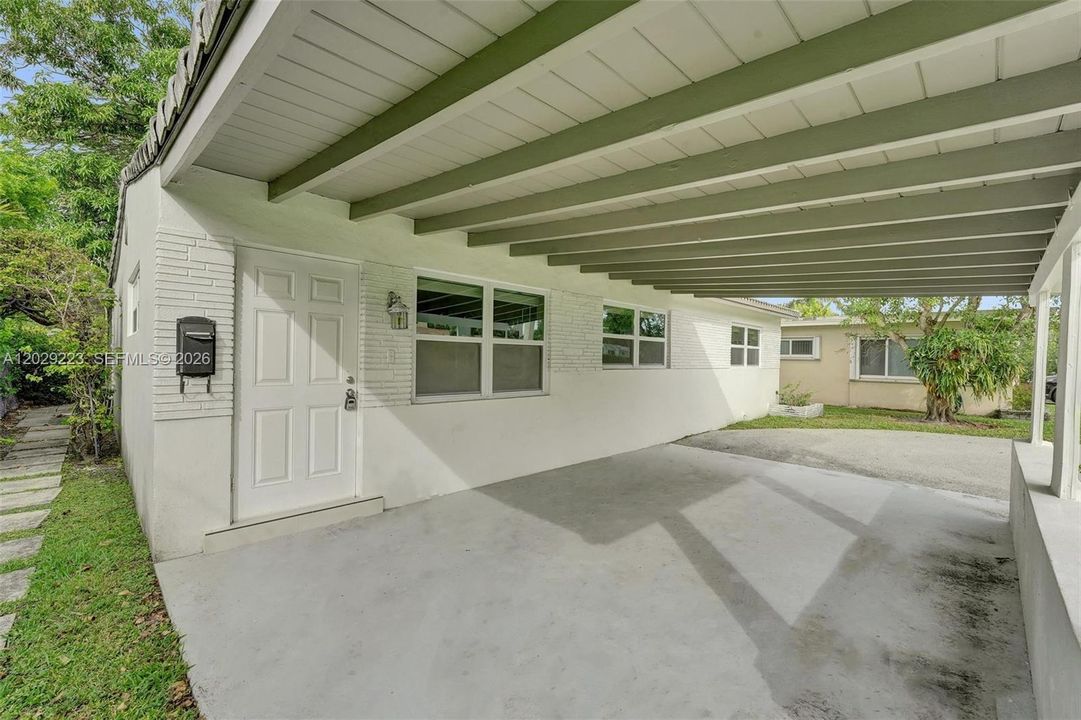 For Rent: $4,200 (4 beds, 2 baths, 1328 Square Feet)