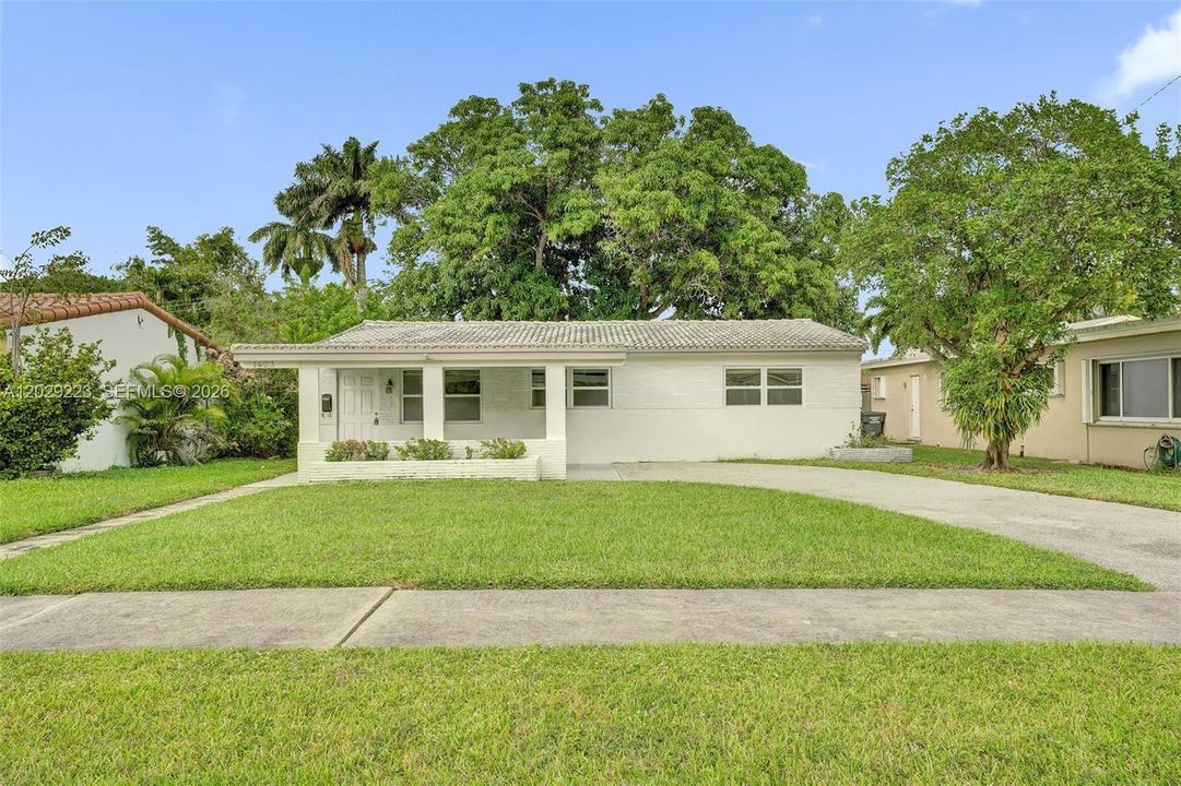 For Rent: $4,200 (4 beds, 2 baths, 1328 Square Feet)