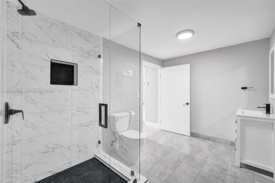 For Rent: $4,200 (4 beds, 2 baths, 1328 Square Feet)