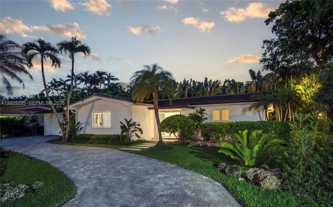 For Sale: $3,350,000 (4 beds, 3 baths, 2607 Square Feet)