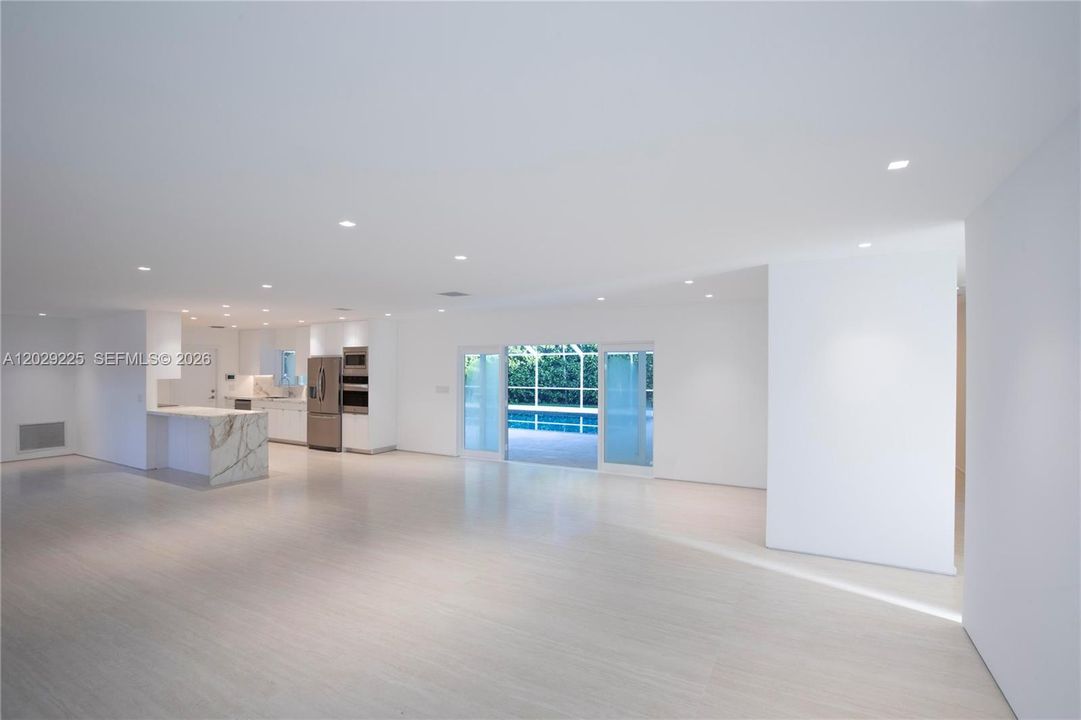 For Sale: $3,350,000 (4 beds, 3 baths, 2607 Square Feet)