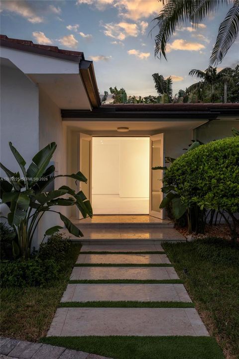 For Sale: $3,350,000 (4 beds, 3 baths, 2607 Square Feet)
