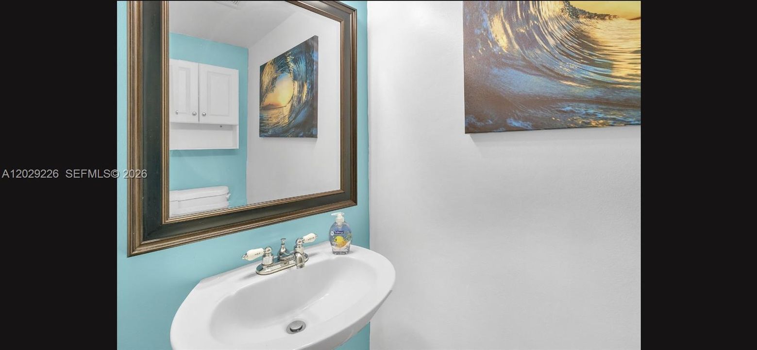 На продажу: $399,999 (3 спален, 2 ванн, 1580 Квадратных фут)