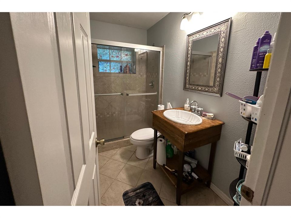 2nd Bathroom