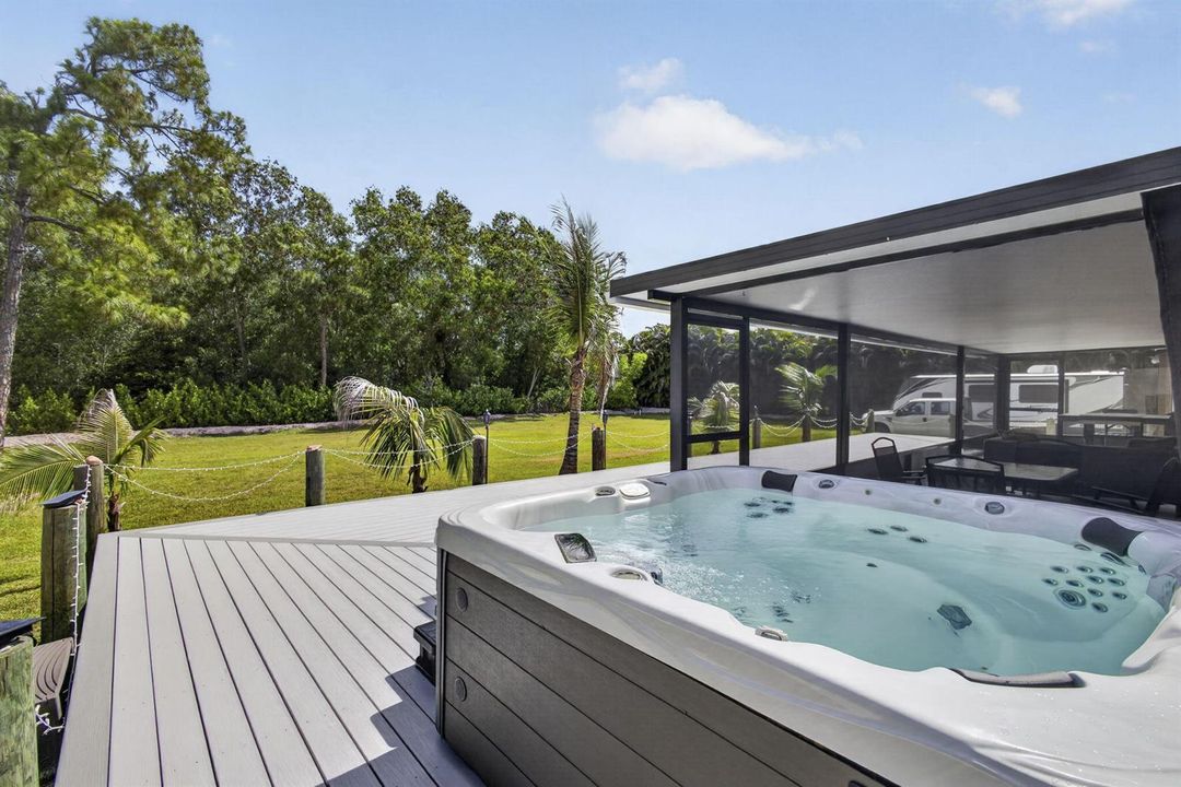 Deck/Spa