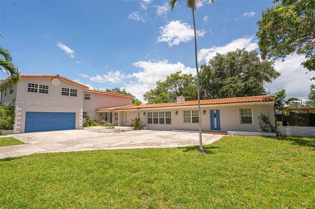 En Renta: $7,500 (6 camas, 4 baños, 3687 Pies cuadrados)