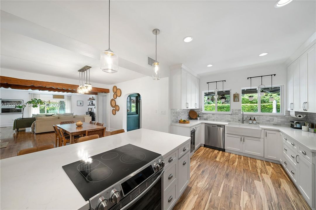 For Sale: $2,600,000 (3 beds, 3 baths, 2515 Square Feet)