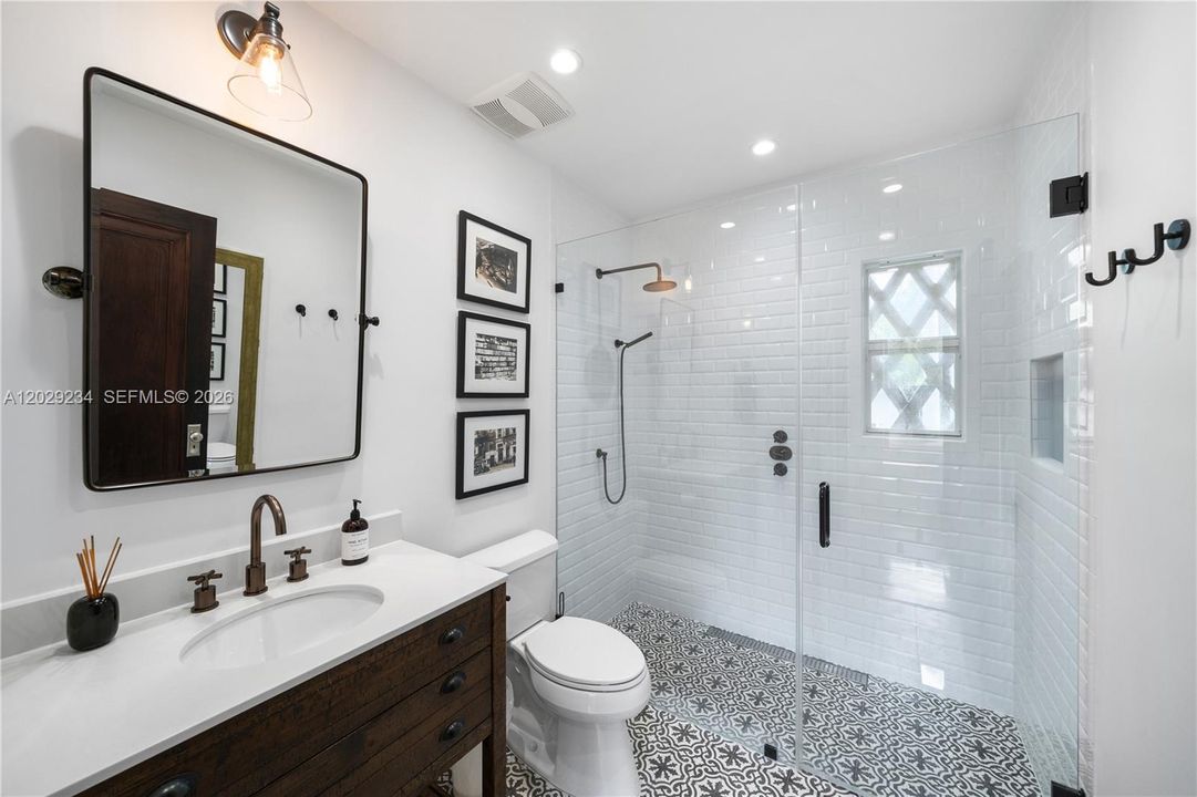 For Sale: $2,600,000 (3 beds, 3 baths, 2515 Square Feet)