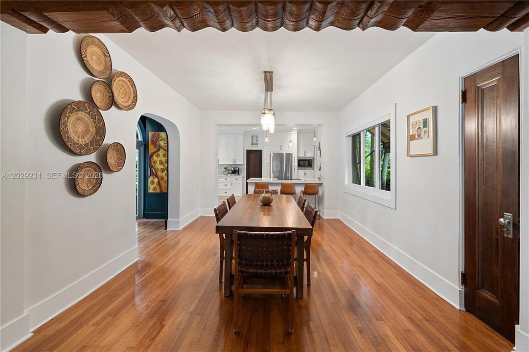 For Sale: $2,600,000 (3 beds, 3 baths, 2515 Square Feet)