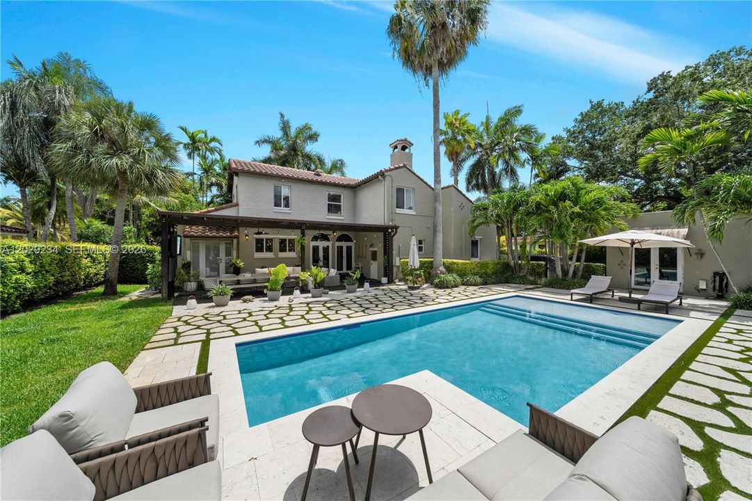 For Sale: $2,600,000 (3 beds, 3 baths, 2515 Square Feet)