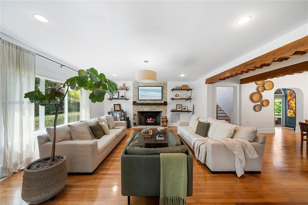 For Sale: $2,600,000 (3 beds, 3 baths, 2515 Square Feet)