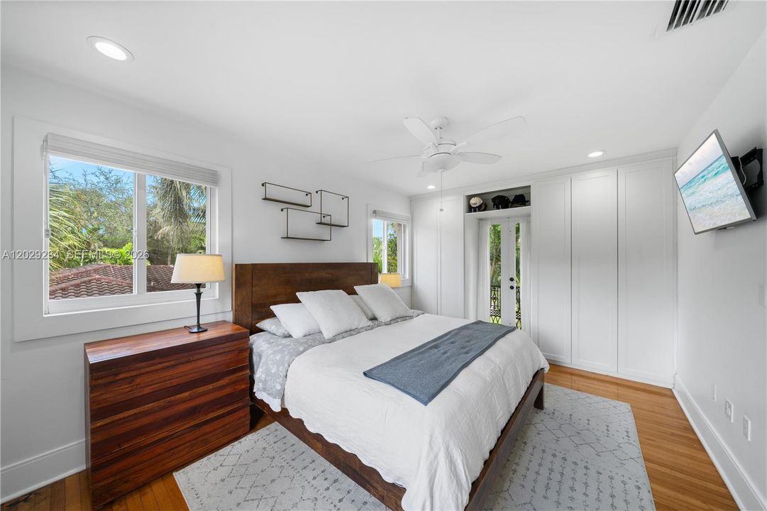 For Sale: $2,600,000 (3 beds, 3 baths, 2515 Square Feet)
