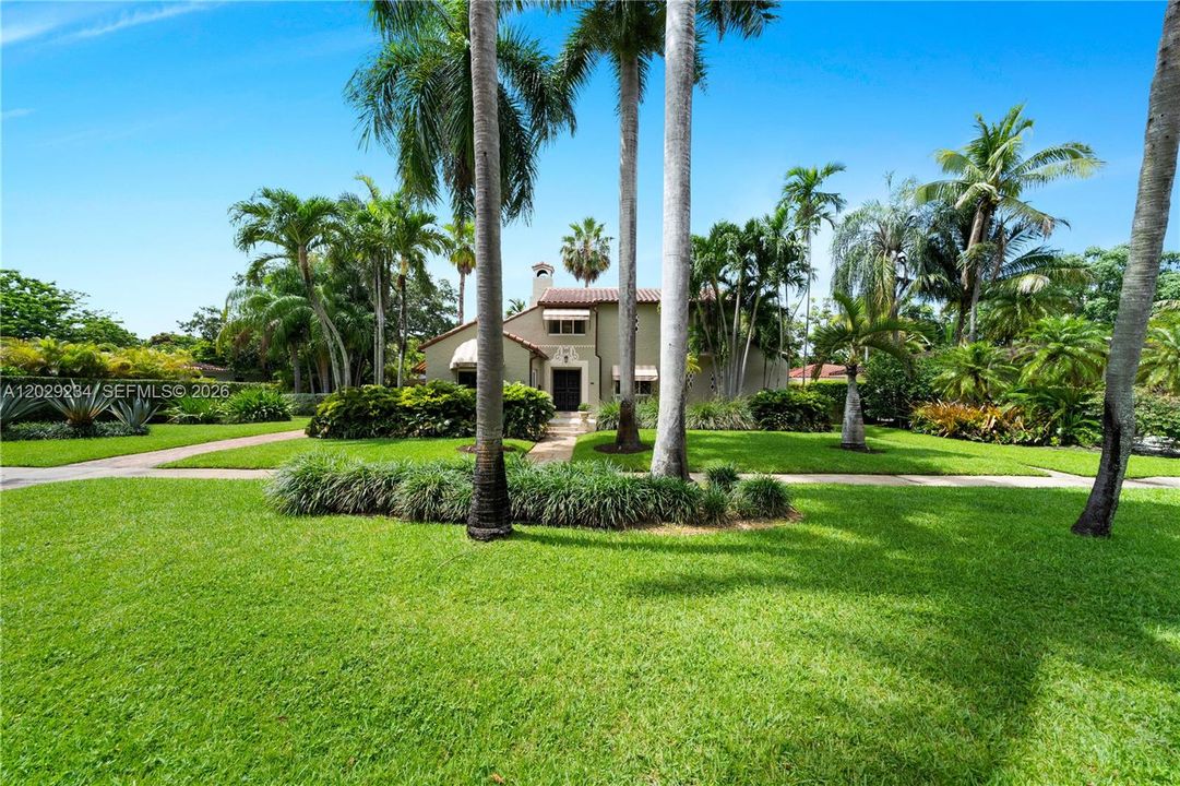For Sale: $2,600,000 (3 beds, 3 baths, 2515 Square Feet)