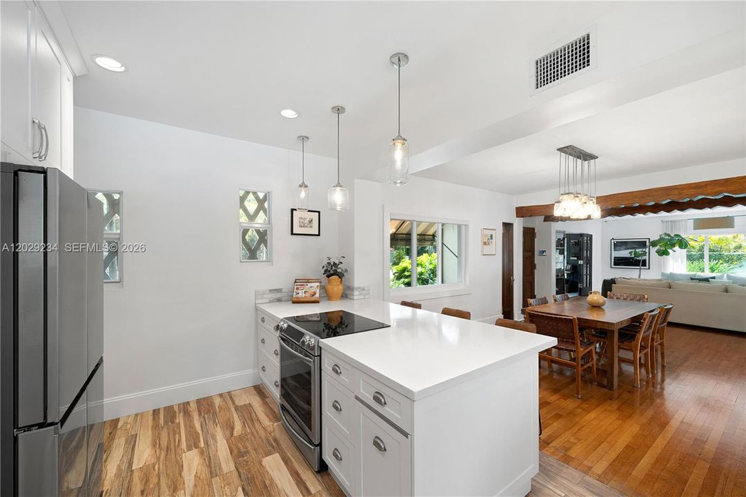 For Sale: $2,600,000 (3 beds, 3 baths, 2515 Square Feet)