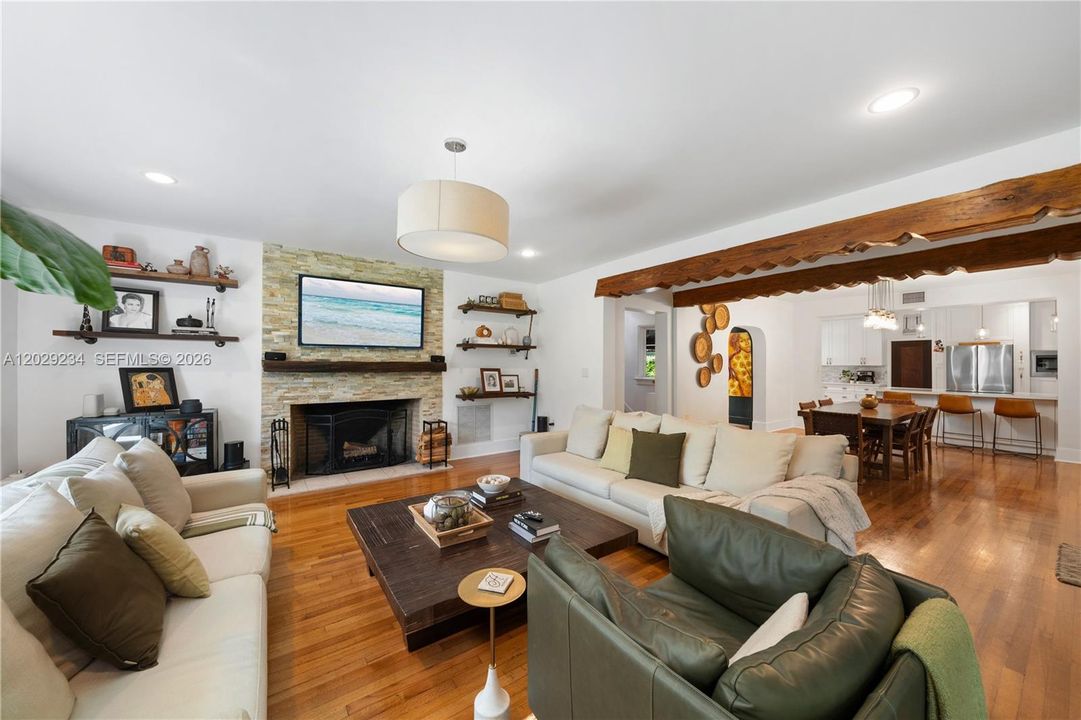 For Sale: $2,600,000 (3 beds, 3 baths, 2515 Square Feet)