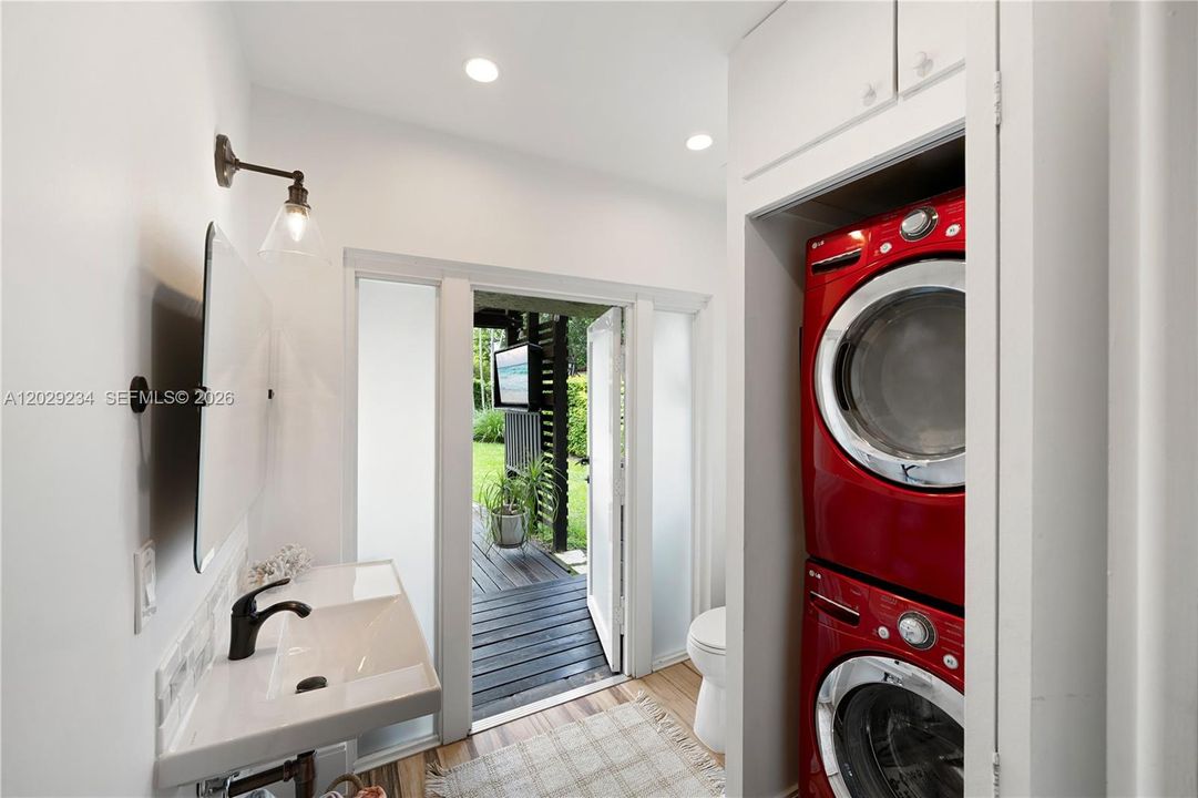 For Sale: $2,600,000 (3 beds, 3 baths, 2515 Square Feet)
