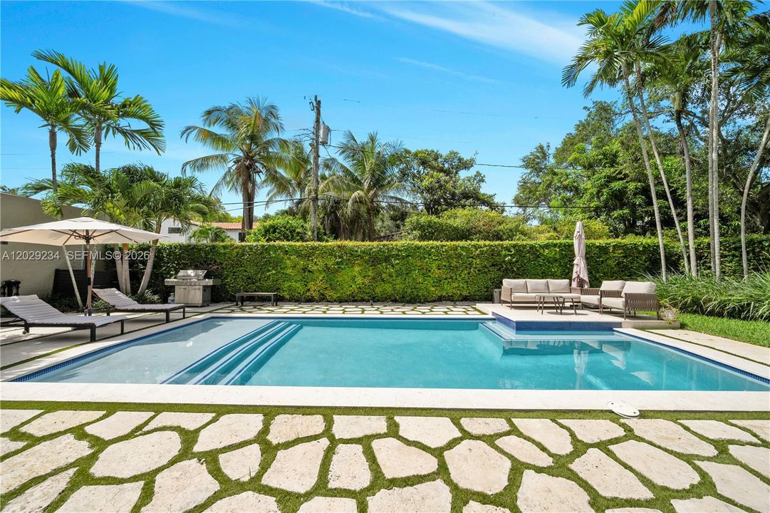 For Sale: $2,600,000 (3 beds, 3 baths, 2515 Square Feet)