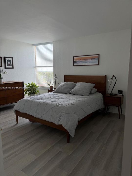For Rent: $2,450 (2 beds, 2 baths, 963 Square Feet)