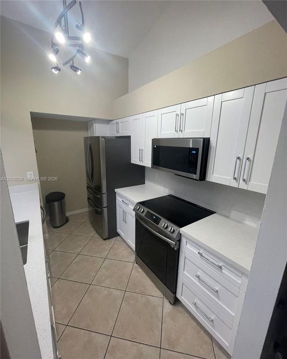 For Rent: $2,900 (3 beds, 2 baths, 1195 Square Feet)