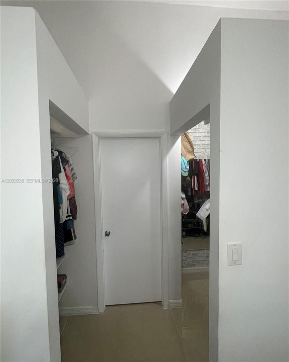 For Rent: $2,900 (3 beds, 2 baths, 1195 Square Feet)