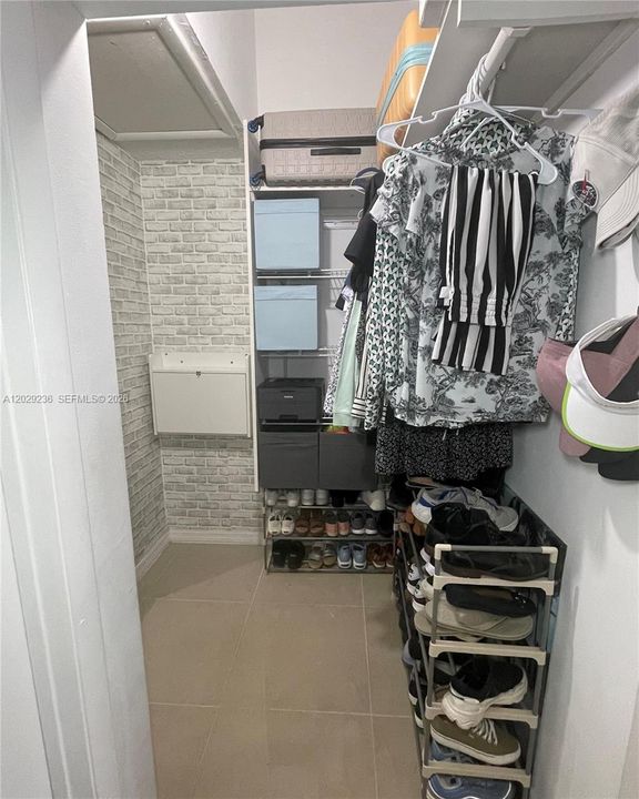 For Rent: $2,900 (3 beds, 2 baths, 1195 Square Feet)