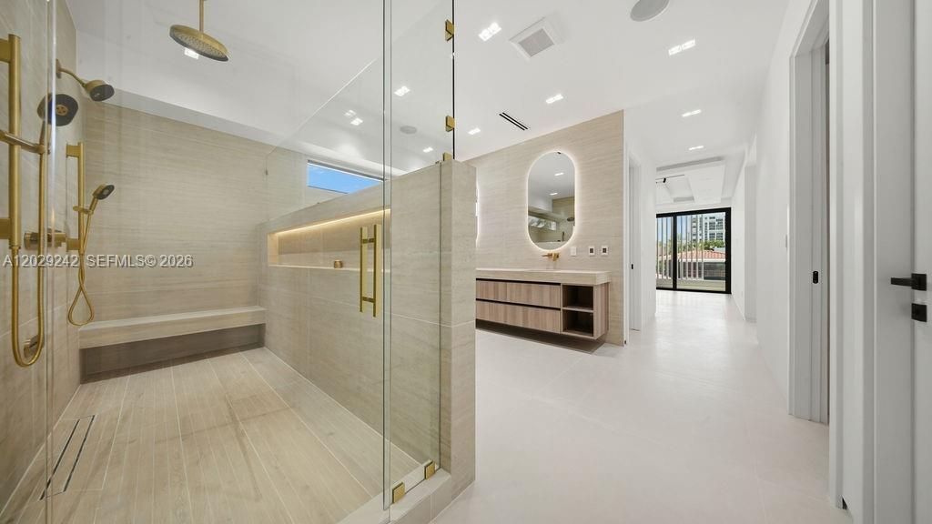 For Sale: $5,950,000 (5 beds, 7 baths, 4644 Square Feet)