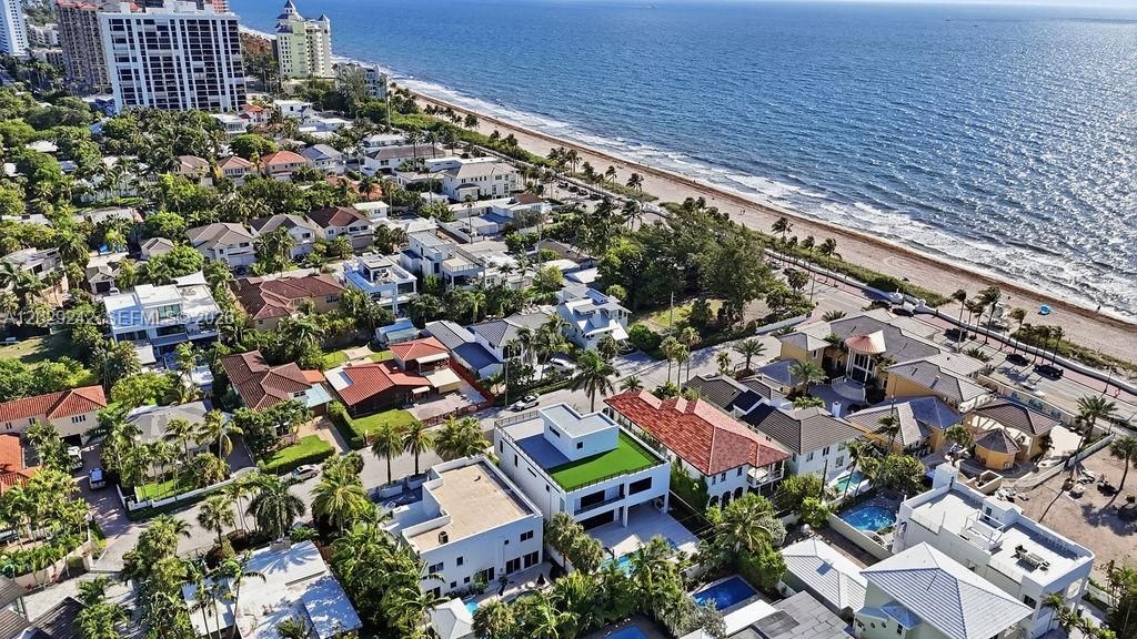 For Sale: $5,950,000 (5 beds, 7 baths, 4644 Square Feet)