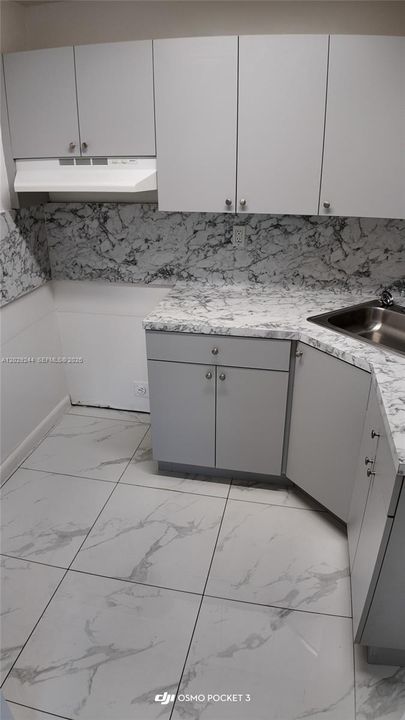 Active With Contract: $1,700 (1 beds, 1 baths, 434568 Square Feet)
