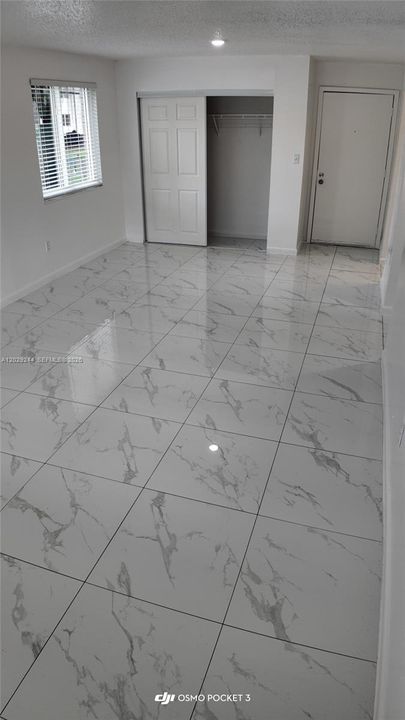 Active With Contract: $1,700 (1 beds, 1 baths, 434568 Square Feet)